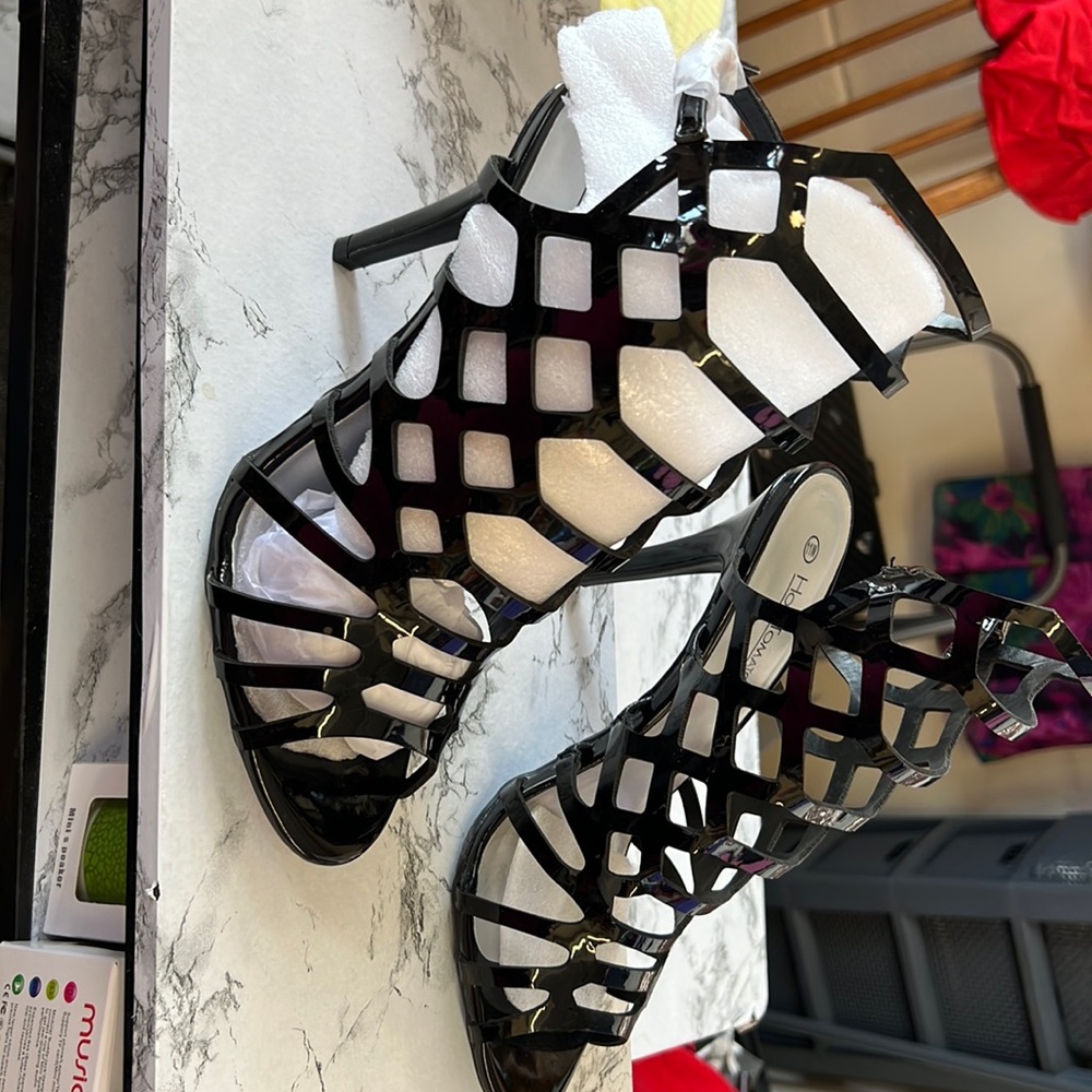 Hot Tomato- Size 11 w